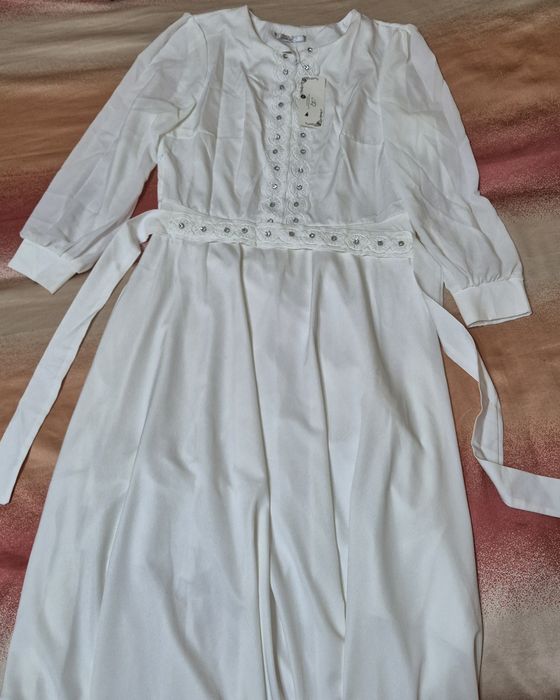 Платье и национальный камзол