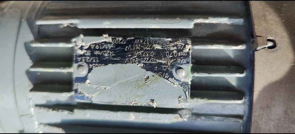 Motor electric trifazat cu reductor, 0.37kW 52rpm 380V