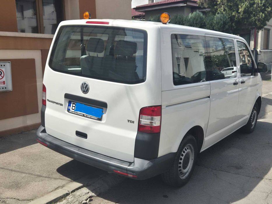 Volkswagen Transporter T5, 8+1 locuri, an 2013, 2 litri, diesel, Euro 5