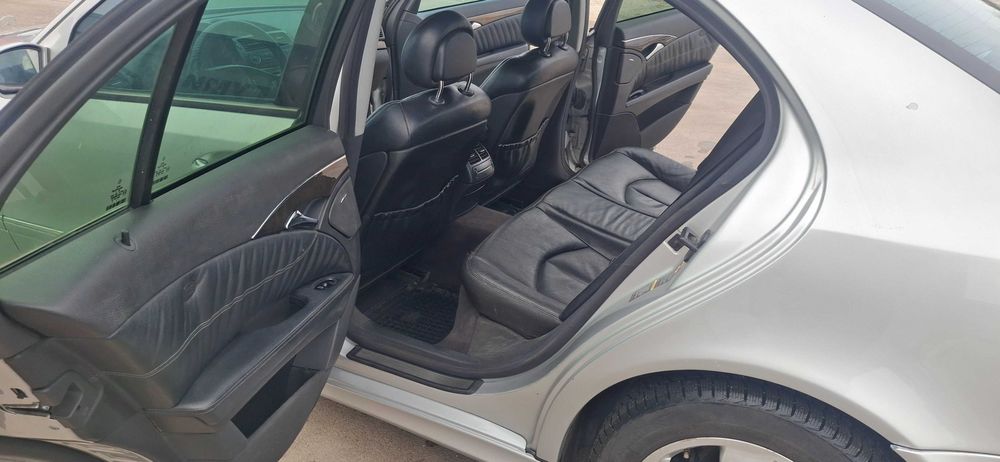 Продавам Мерцедес Е 270 CDI 177коня авангард 2004г