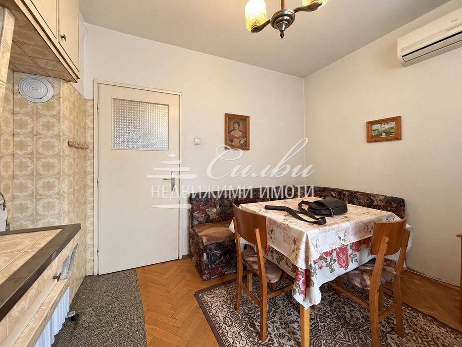 Продава се Четиристаен апартамент в Шумен, Болницата - 100 кв.м за 1650 €/кв.м - Снимка #5
