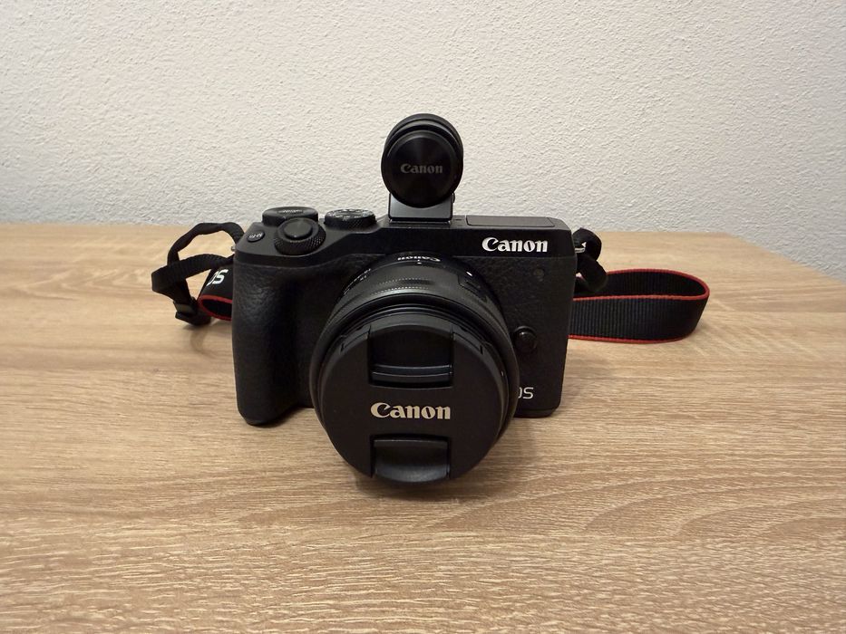 Camera foto Canon M6 Mark II sau obiective/accesorii