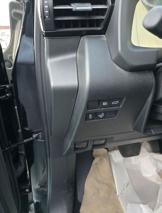 Toyota Land Cruiser 300