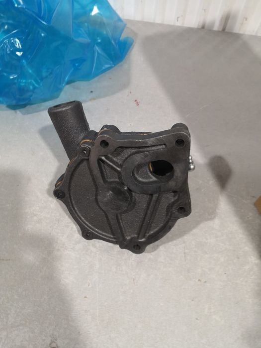 Pompa apa tractor fiat 311, 315, 211, 215, 411, 415