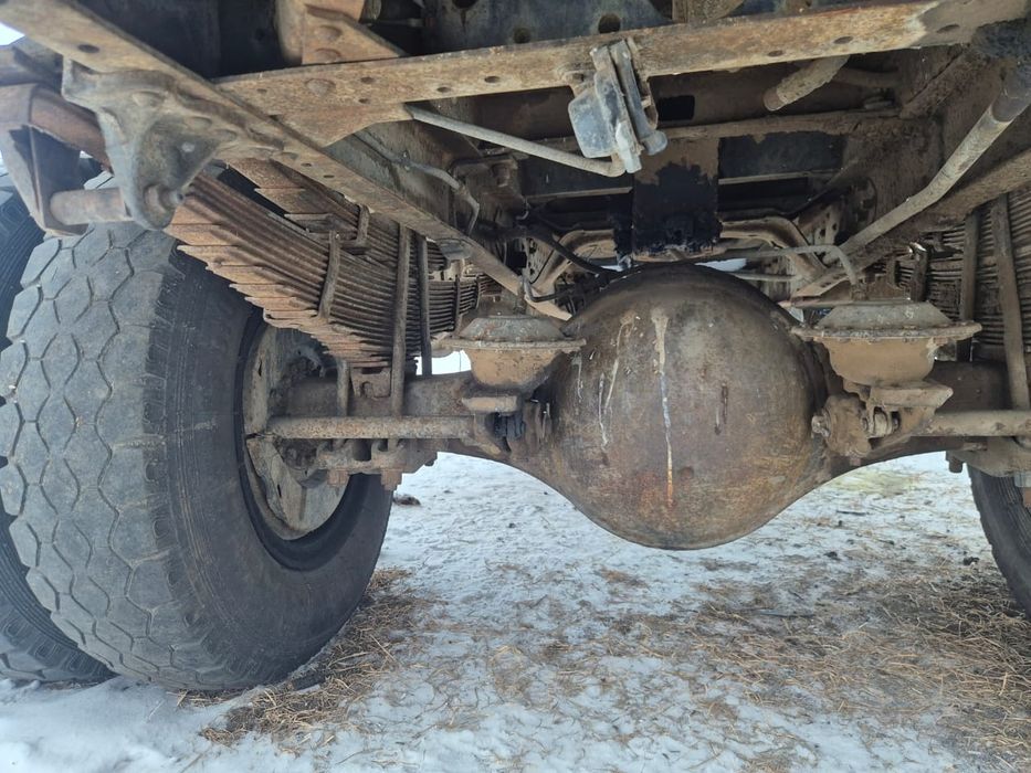 Даигатель,  задний мост,  задние рессоры