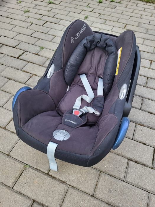 Scaun auto (scoică) pentru copii Maxi-Cosi CabrioFix, conceput pentru grupa de vârstă 0-13 kg.
