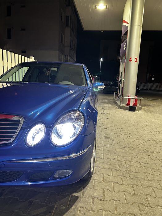 Vand sau schimb mercedes e220