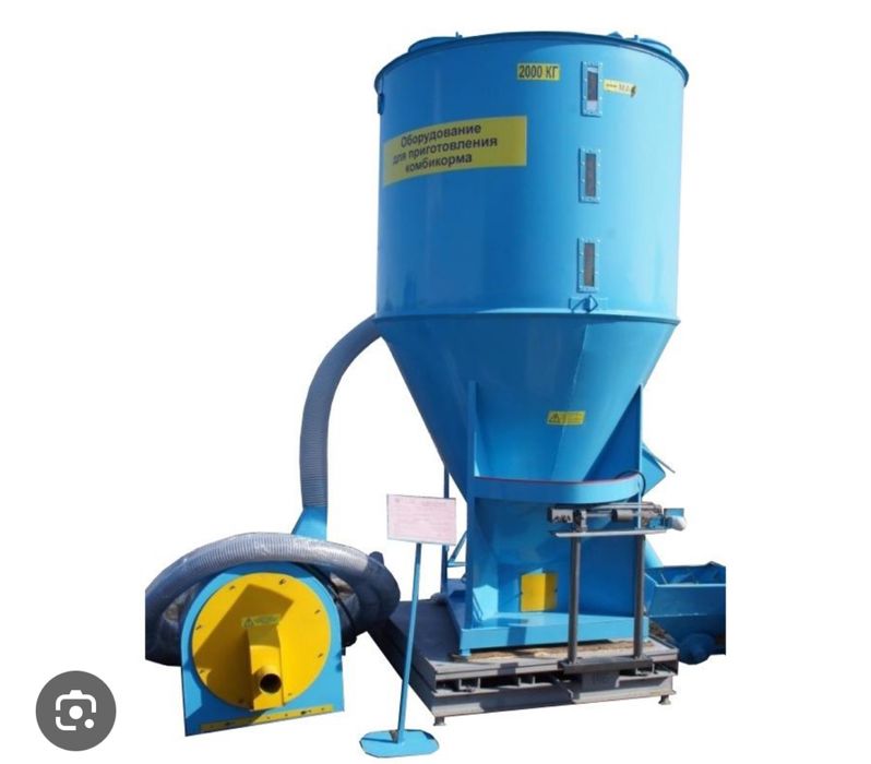 Продаю горизонтольный кормосмеситель