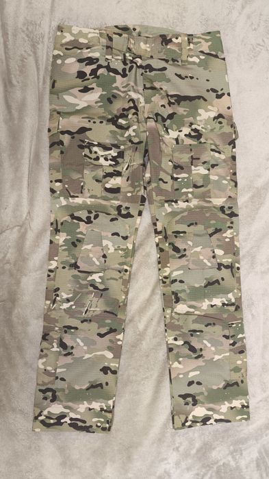 Pantaloni airsoft multicam