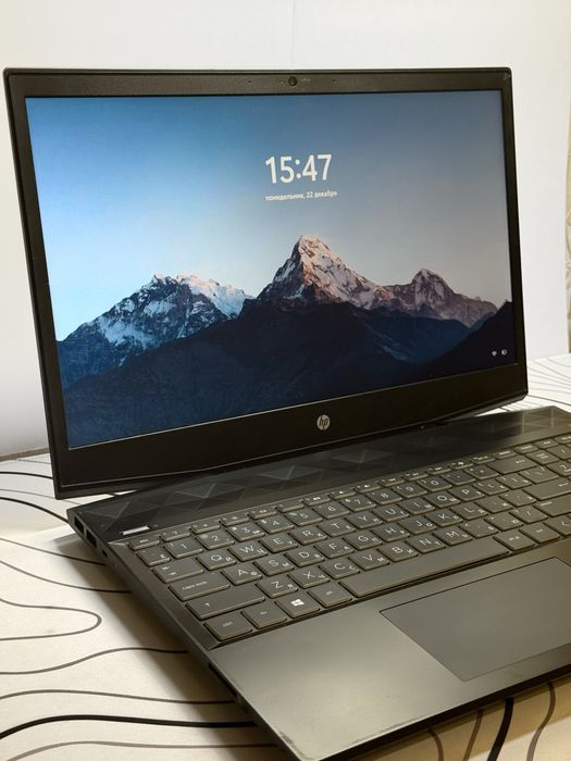 Игровой HP Pavilion 15 (i5-8250U / GTX 1050 / SSD+HDD)