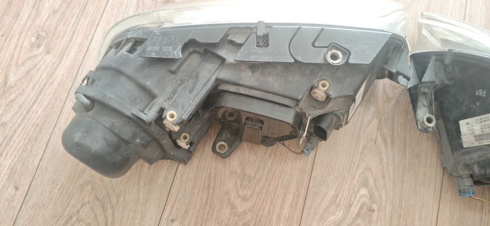 Фарове за passat 5.5 Xenon d2s Hella