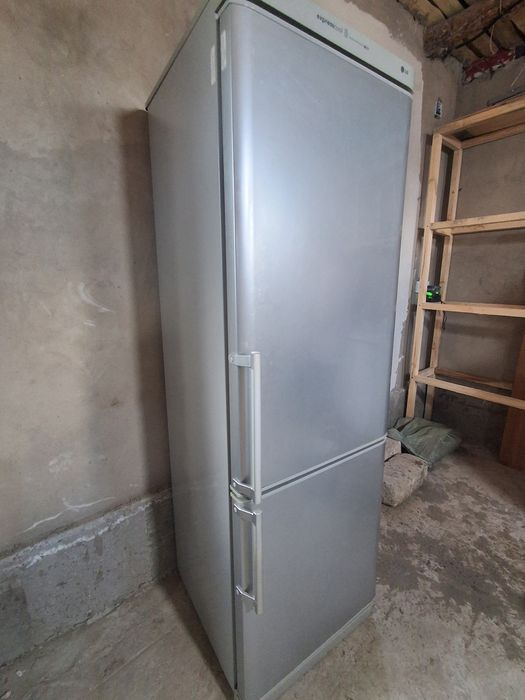Холодилник в отличном состояние