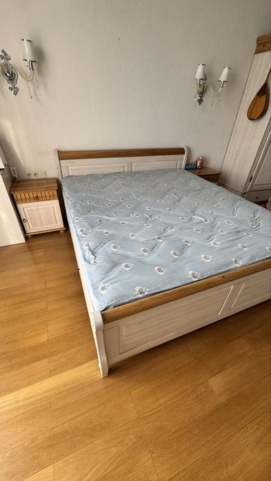 Спальный гарнитур