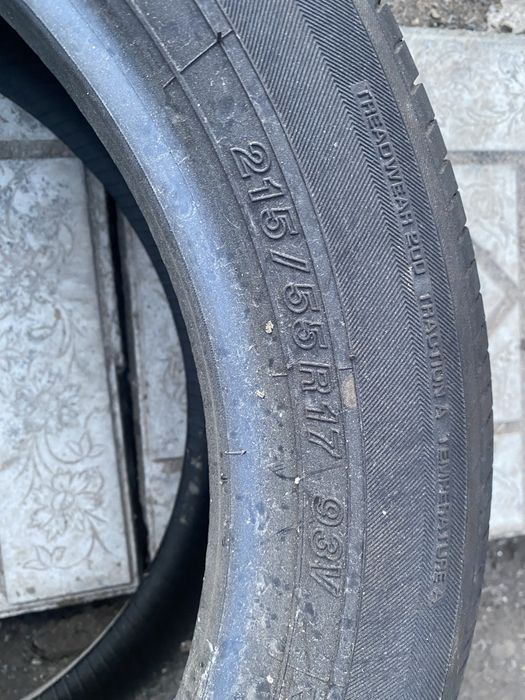 Шины  215/55/17 продам