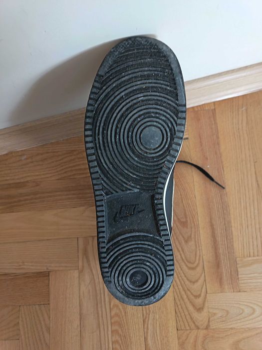 Високи маратонки Nike