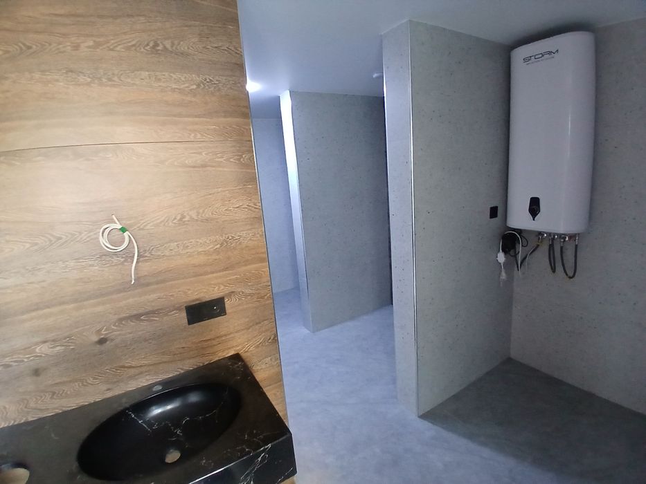 6 sotixli hovli Dahbet, Choynik Piola