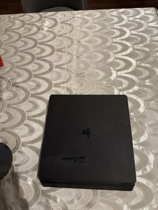 Ps4 slim -идва с 10 игри безплатно.