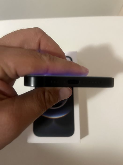 Iphone 16e 128GB 100% bat