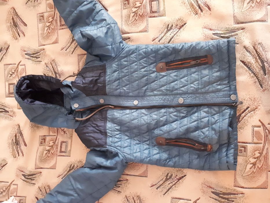 Продам курку  на весна -осень