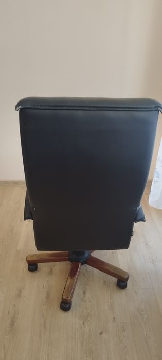 Кожено кресло XXL