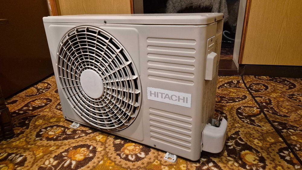 Инверторен климатик HITACHI RAS-10 EH1 + ОПЦИЯ ЗА МОНТАЖ