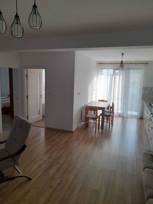 Inchiriez apartament 2 dormitoare si living