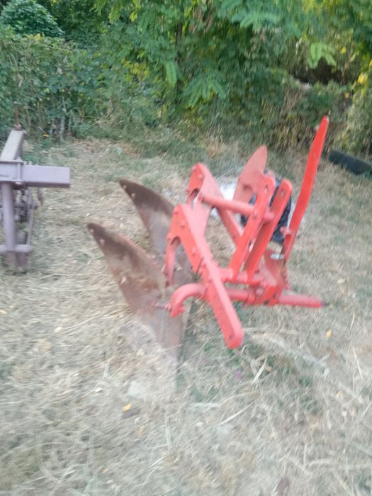 Vând utilaje agricole tot ce se vede