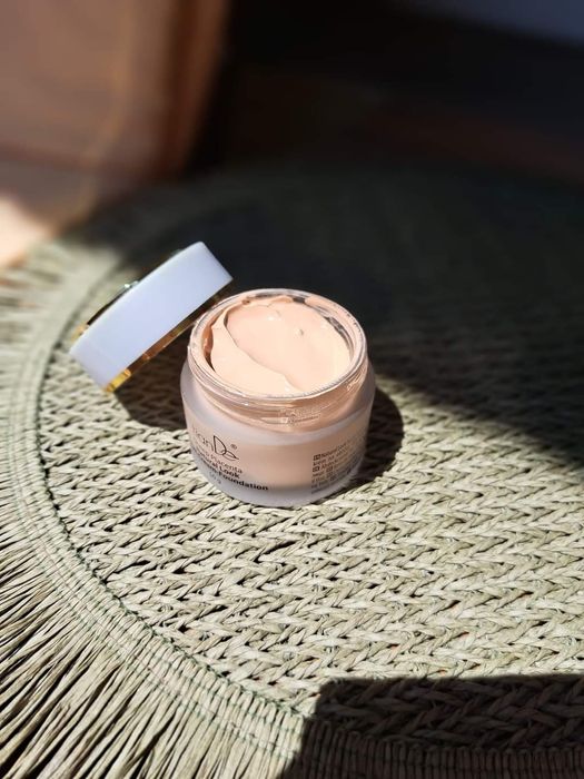 Сега на промоция!1вТонален крем- изравнява тена, маскира несъвършенст