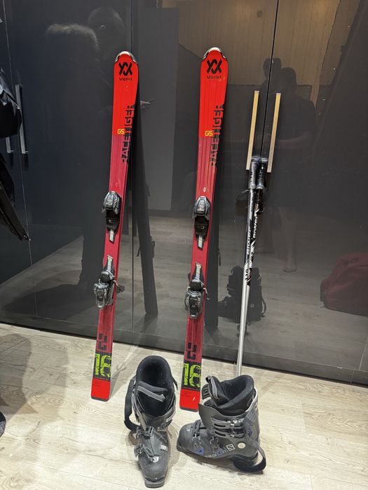 Лыжи обувь палки