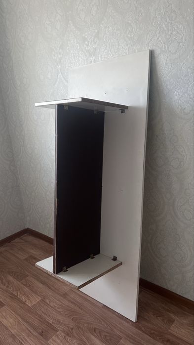 Отдам столик низкий