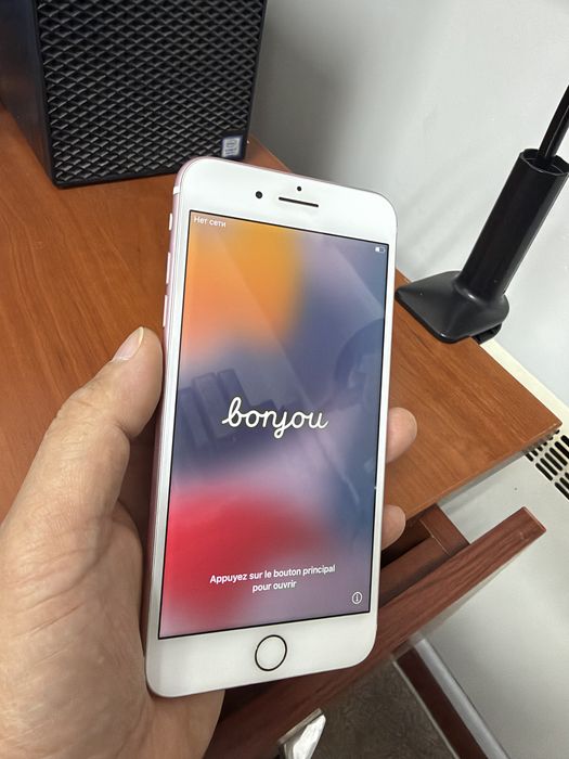 Продам Iphone 7 Plus