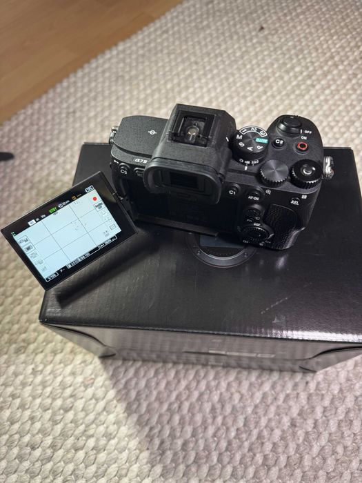 Sony A7IV с гаранция до 09.2027 на 2700 сработвания