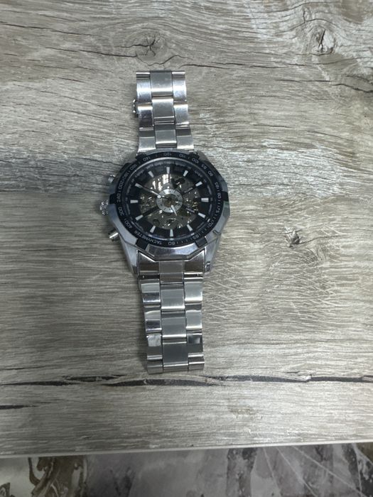 Часы в хорошем состояний