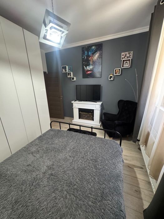 Apartament 2camere de vanzare+curte si terasa inchisa