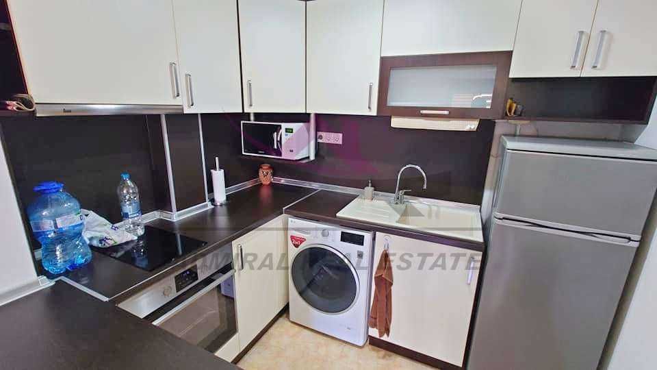 Дава се под наем Двустаен апартамент в Варна, Окръжна болница - 63 кв.м за 537 € - Снимка #1