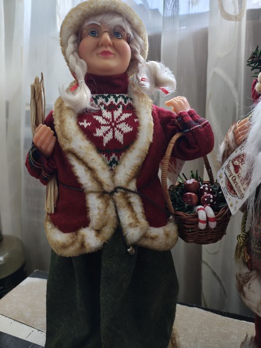 Moș Crăciun și Crăciuniță