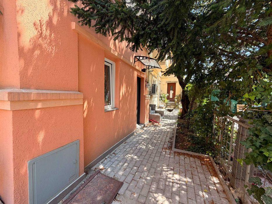 Proprietar inchiriez apartament Central - Banu Manta - 2 camere in vila