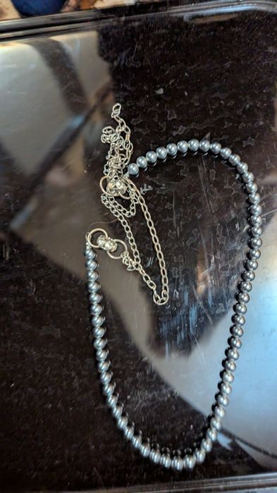 Продам несколько жемчужных сетуаров