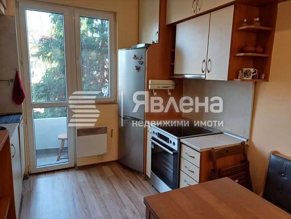 Дава се под наем Тристаен апартамент в София, Център - 95 кв.м за 443.7 € - Снимка #6