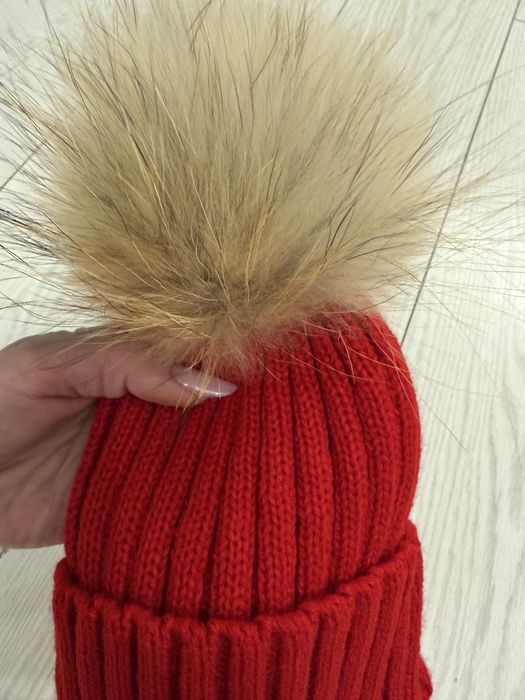 Caciula  cu moț detasabil