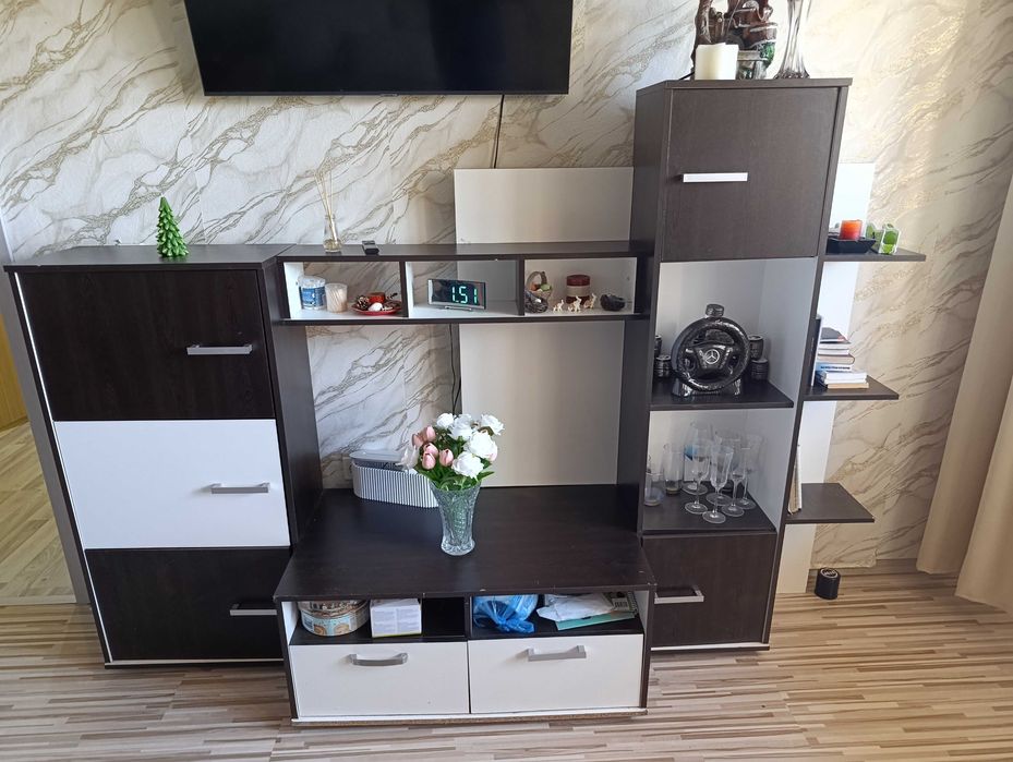 Искам да продам холова секция