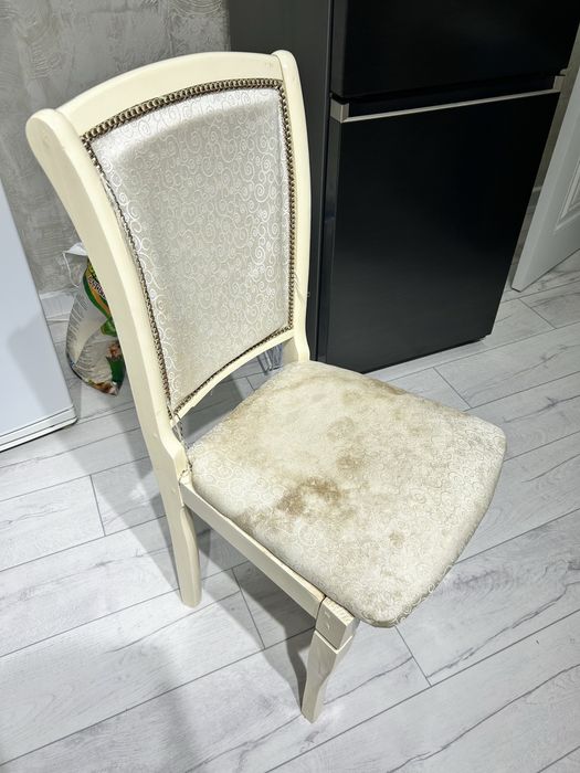 Стулья кухонные.