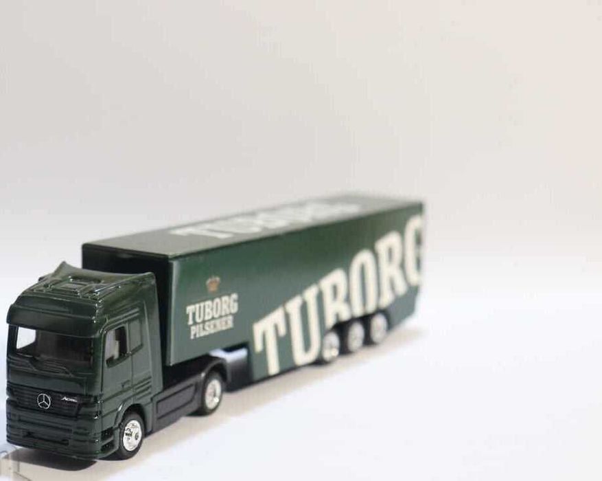 Модел камион 1/87 3броя тема Бира MACK  MERCEDES BENZ Ман Tuborg