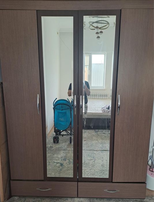 срочно продаеться спалный гарнитур