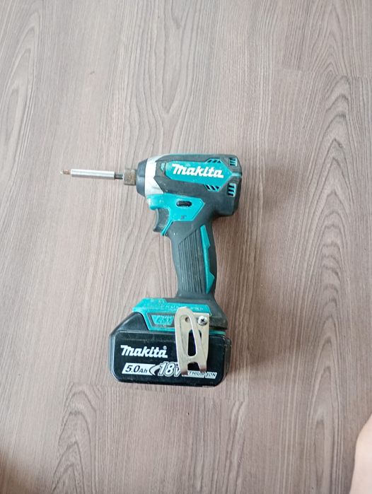 Vând bormașini Makita la bucata