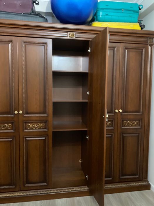 Продам шкаф из дерева