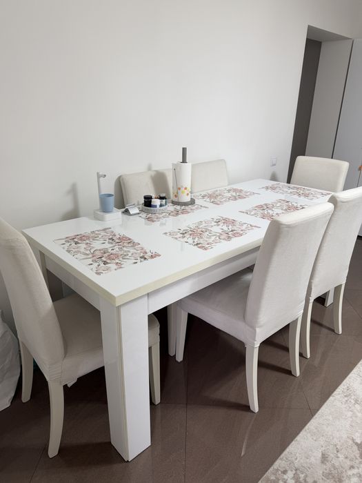 Masa living cu 6 scaune