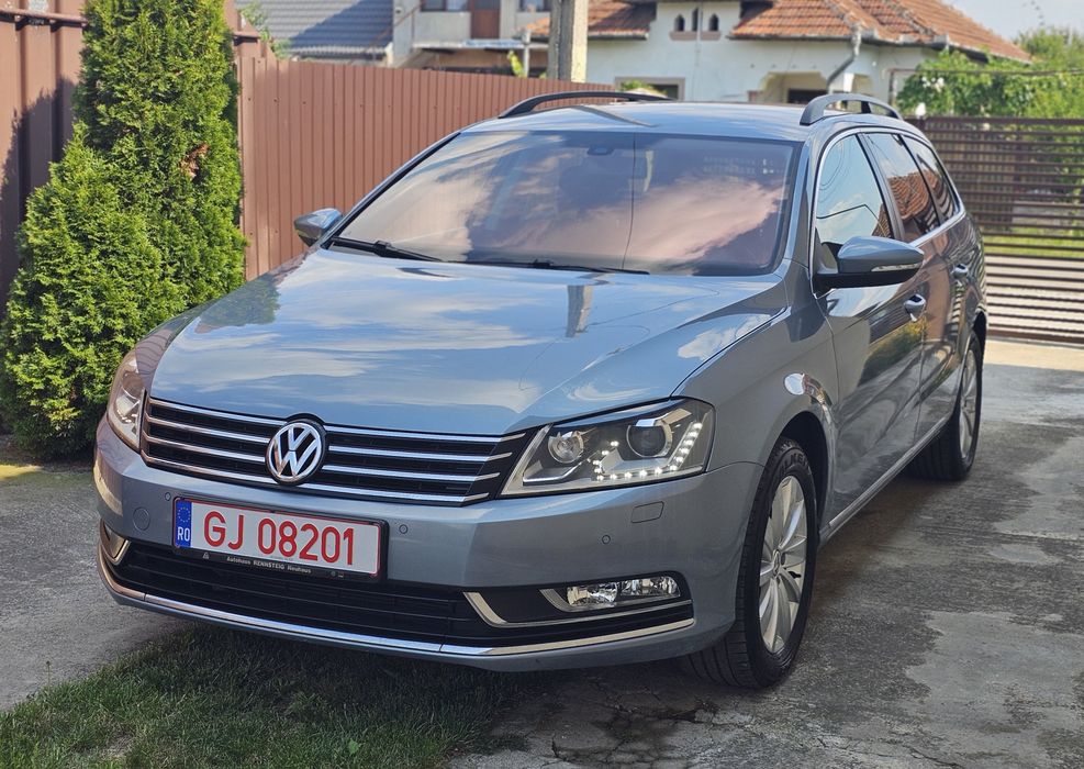 VOLKSWAGEN Passat