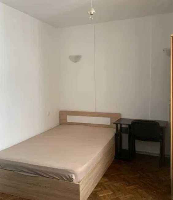 Дава се под наем Тристаен апартамент в Пловдив, Кършияка - 90 кв.м за 357 € - Снимка #3