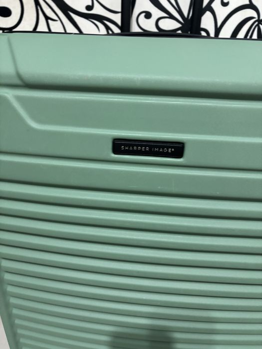 Чемодан Sharper